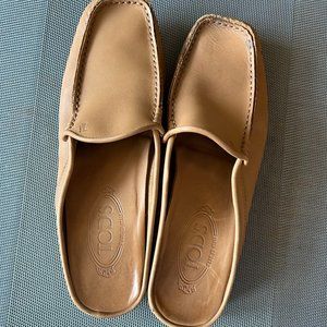 TODs butter soft leather slides